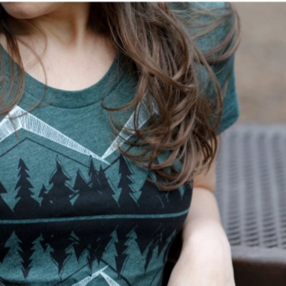 Crater Lake National Park Shirt, Spring Clothing for Her, Oregon Camping T-shirt - Picture 1 of 2